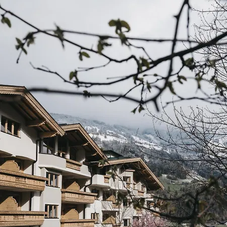 ホテル Vaya Zillertal Inklusive Gaestekarte Erste Ferienregion Zillertal Aschau Im Zillertal
