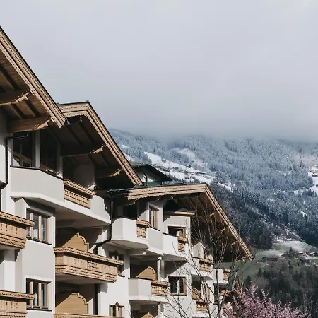 Hotel Vaya Zillertal Inklusive Gaestekarte Erste Ferienregion Zillertal Aschau Im Zillertal